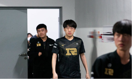 据加泰罗尼 据加泰罗尼