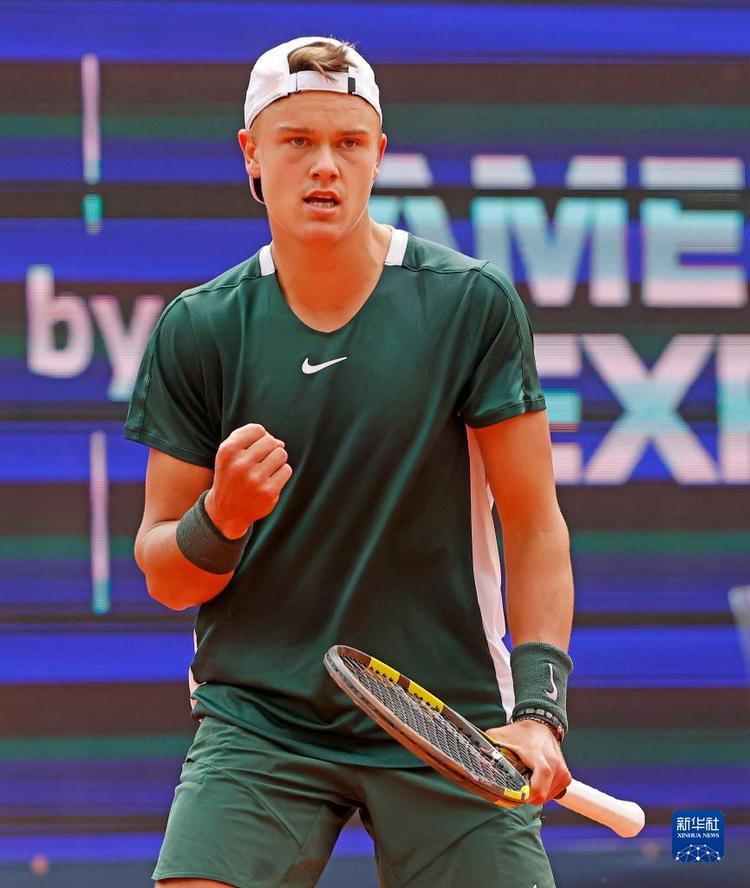 冰雪活动的 冰雪活动的