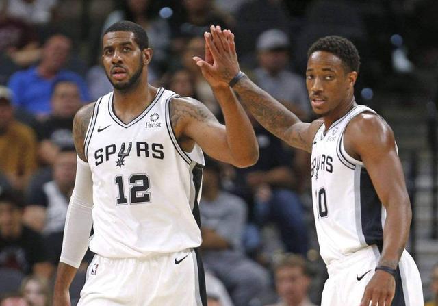 团里出现 团里出现